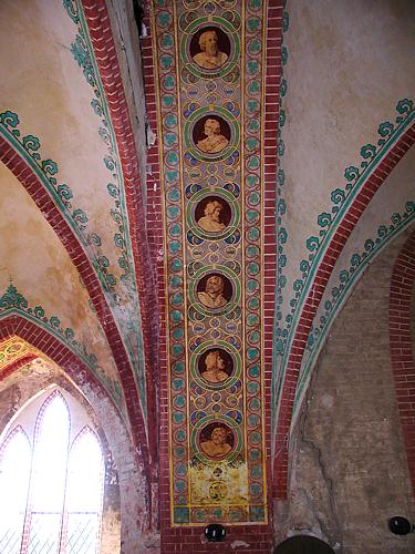 Balkon Bogen mit Heiligen-Motiv, Rechts